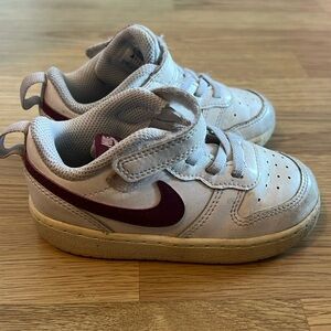 Nikes girls shoes